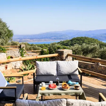 The Shepherds House 4*